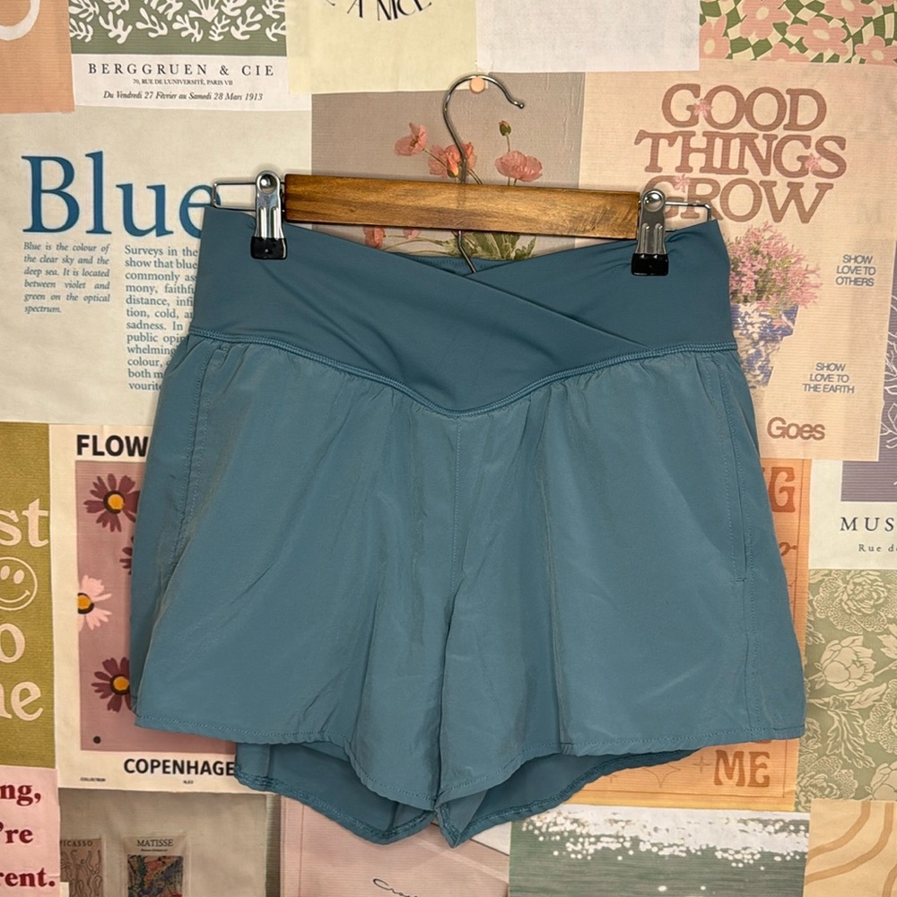 HALARA High Waisted Crossover Side Pocket 2-in-1 Quick Dry Yoga Shorts 4”
